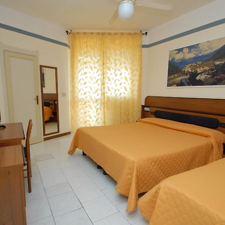 Hotel Baia Del Sorriso Castiglioncello Esterno foto